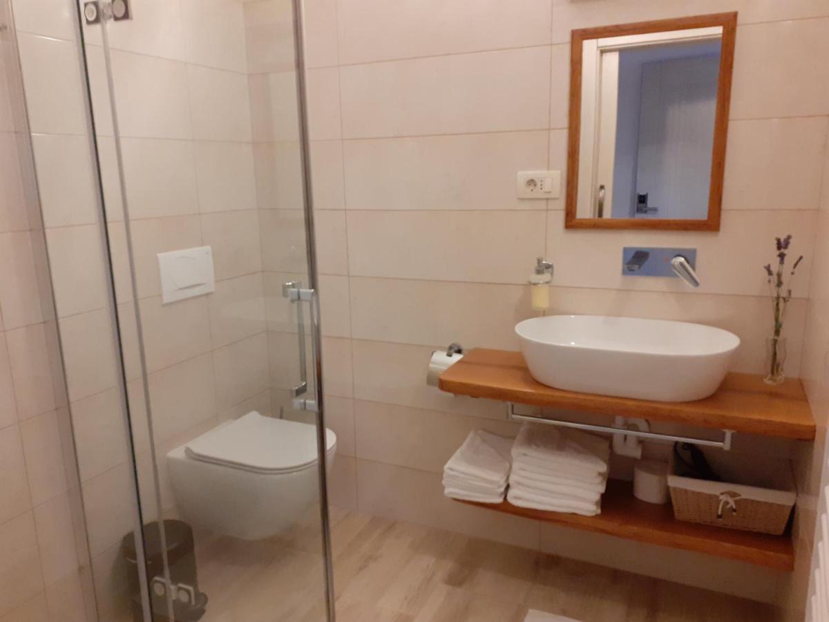 Apartmaji In Sobe Odlicna Hisa Štanjel מראה חיצוני תמונה